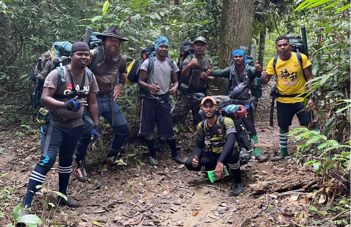 5D493AB8-43E1-43DE-A3A9-202C92142698