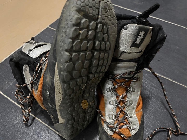 B6A19209-106D-42D9-9B18-36DD1E228345